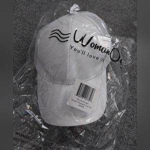 NWT Woman Ocean ponytail hat